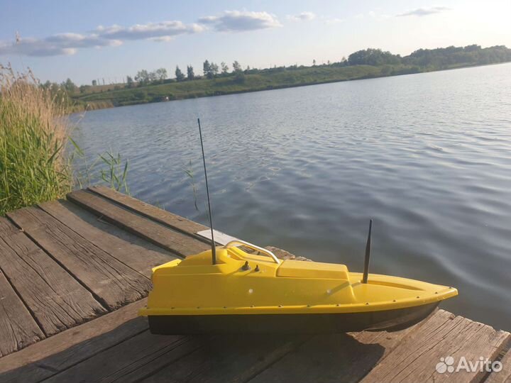 Кораблик для завоза прикормки с GPS
