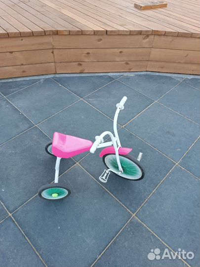 Детский трехколесный велосипед бу