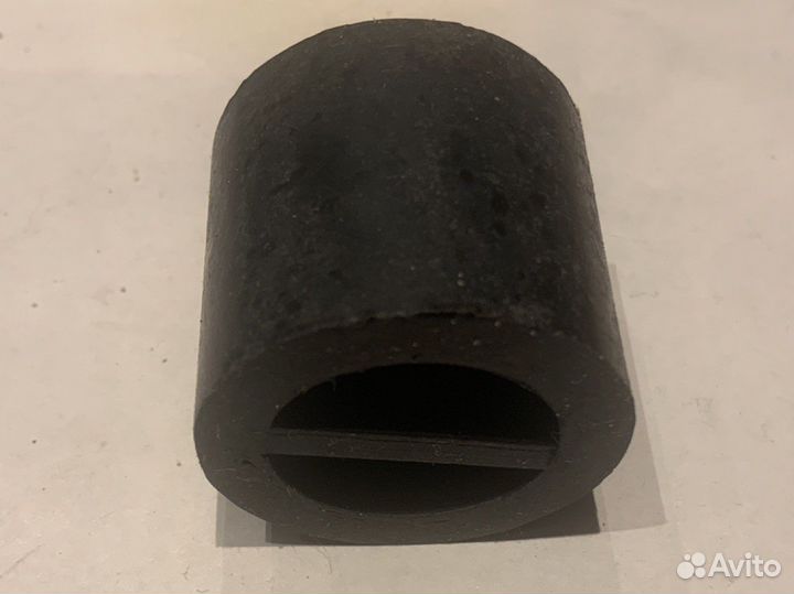 Втулка новая Ford