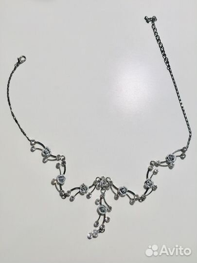 Ожерелье с голубыми розами и стразами Swarovski