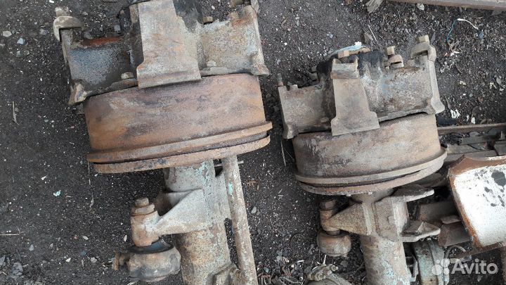 Оси на полуприцер