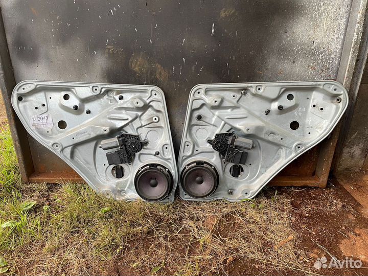 Стеклоподъемник задний Volkswagen Passat B5