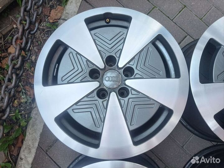 Оригинал Audi r-17 (5x112) как новые 4 шт