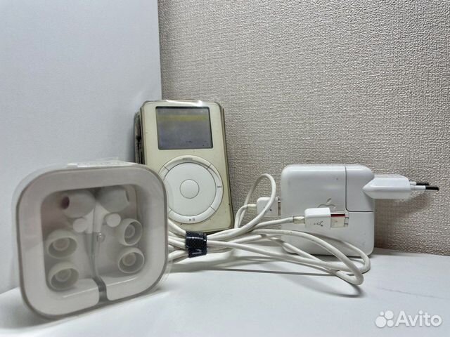 iPod with touch wheel 20GB 2002