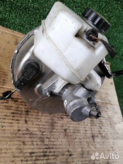 Вакуумный усилитель тормозов Mercedes-Benz E-Class