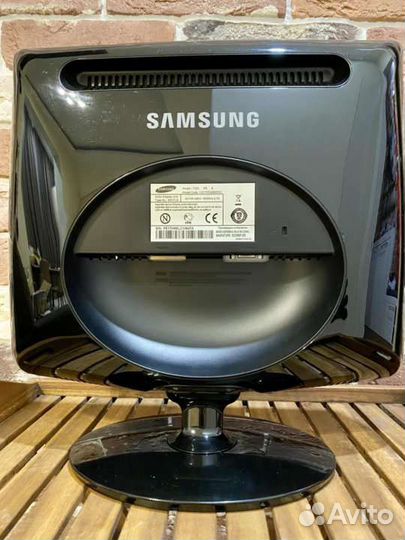 Монитор Samsung