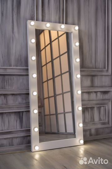 Гримерное зеркало с лампочками на заказ