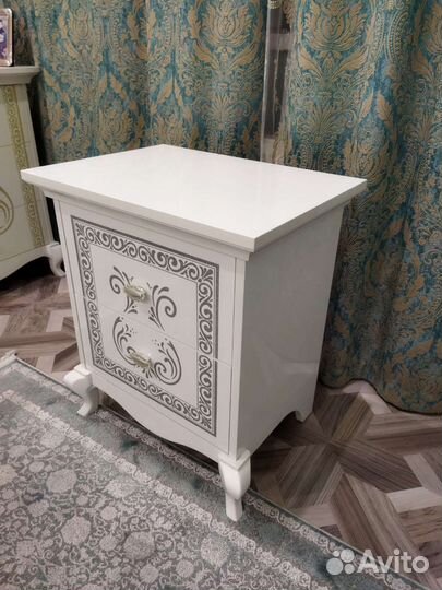 Тумбочка прикроватная винтаж