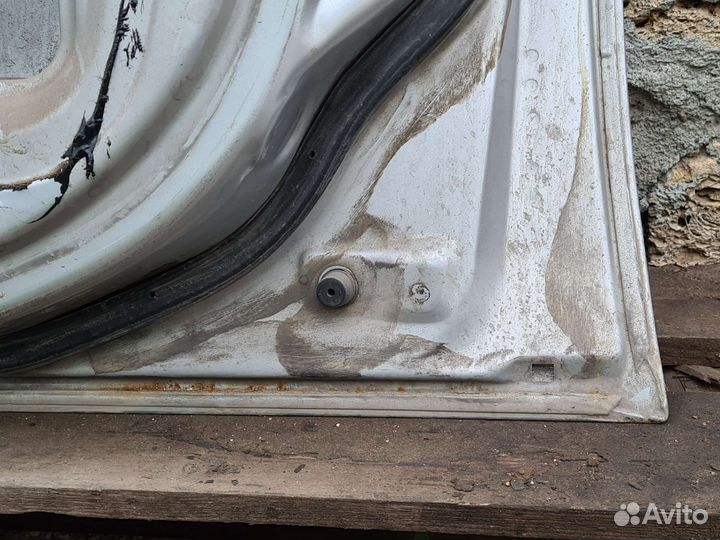 Передняя правая дверь Kia Spectra