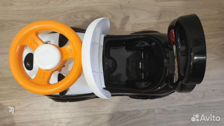 Машинка каталка толокар с ручкой