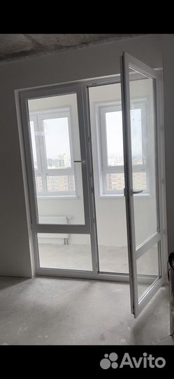 Рама пластиковая с дверью и окном