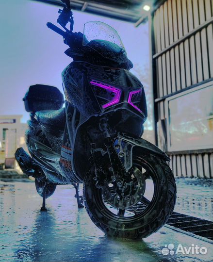 Макси скутер