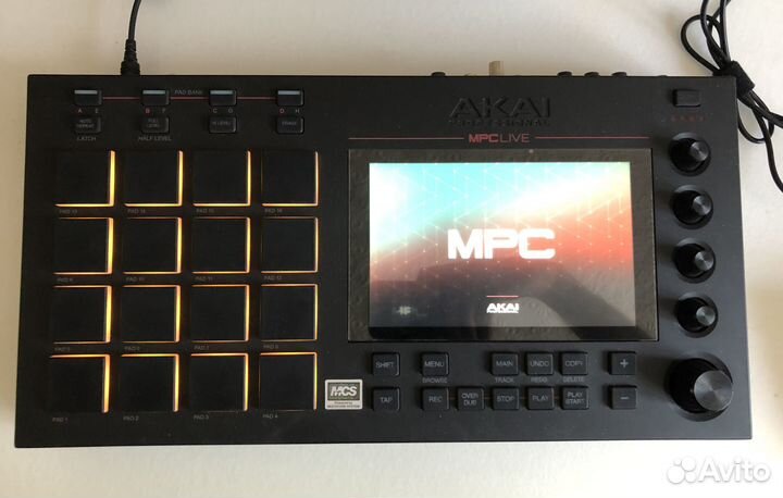 Akai MPC Live + Decksaver