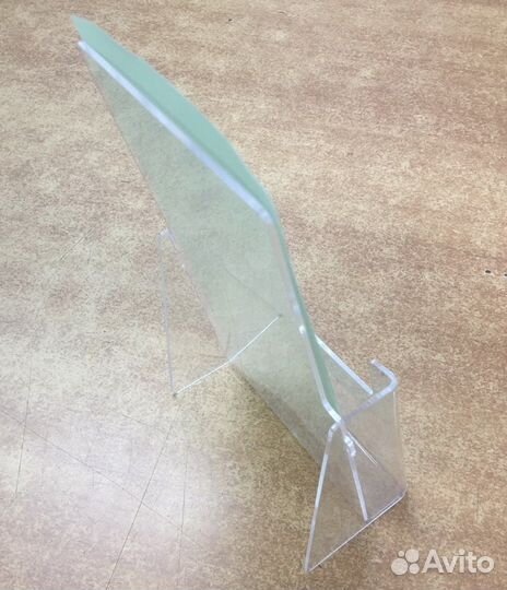 Настольная буклетница из оргстекла 