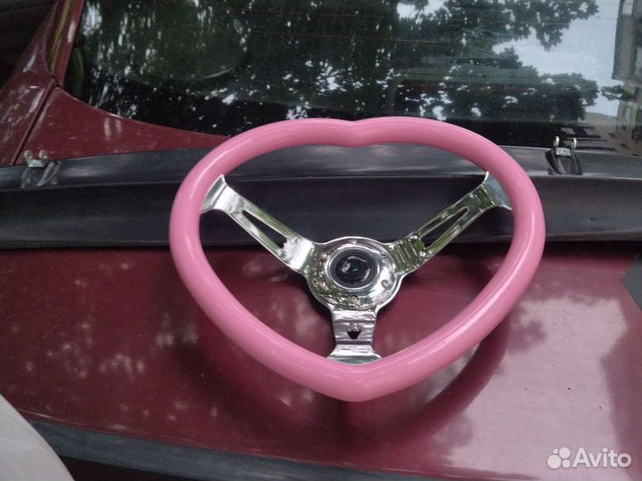 Спортивный руль в форме сердца