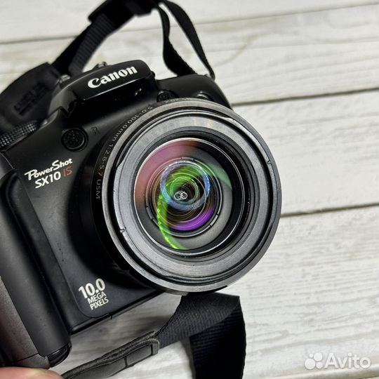Компактный фотоаппарат Canon SX10