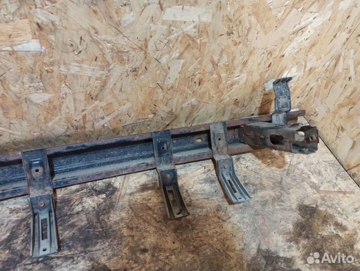 Усилитель заднего бампера Hyundai Tucson 1