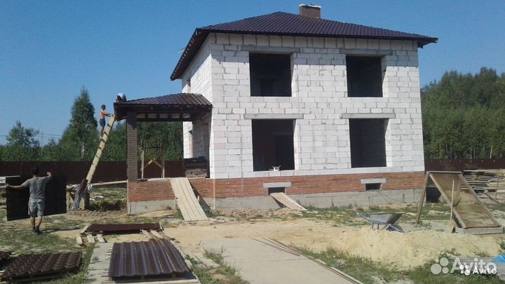 Бригада строителей