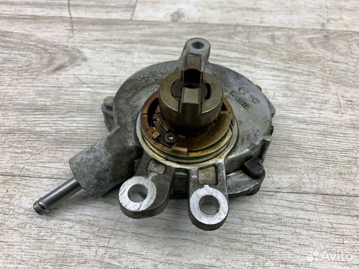 Насос вакуумный Toyota Avensis универсал 2ZR-FAE