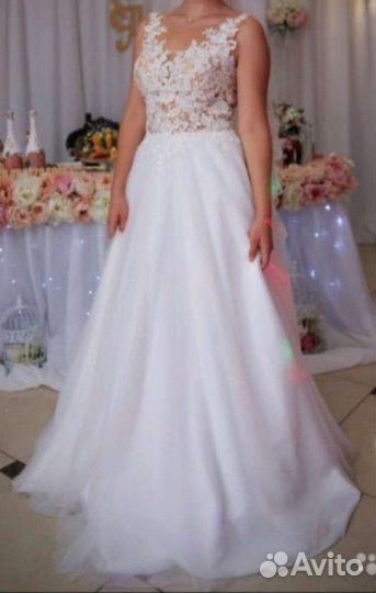 Белоснежное свадебное платье