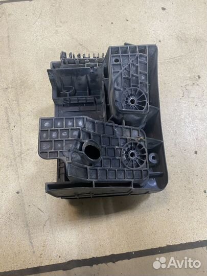 Volkswagen golf 5 6 BSE. Блок предохранителей