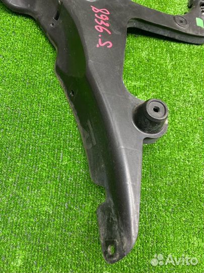 Кронштейн заднего бампера правый Audi A3 8P BZB