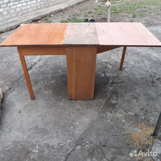 Деревянные столы