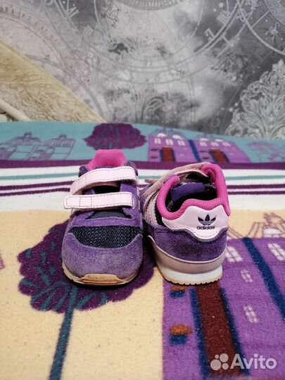 Кроссовки для девочки р.19