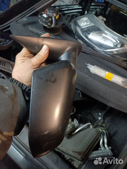 Правое зеркало Skoda Octavia A5