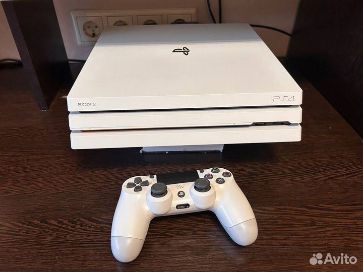 Playstation4 Pro 1тб + игры