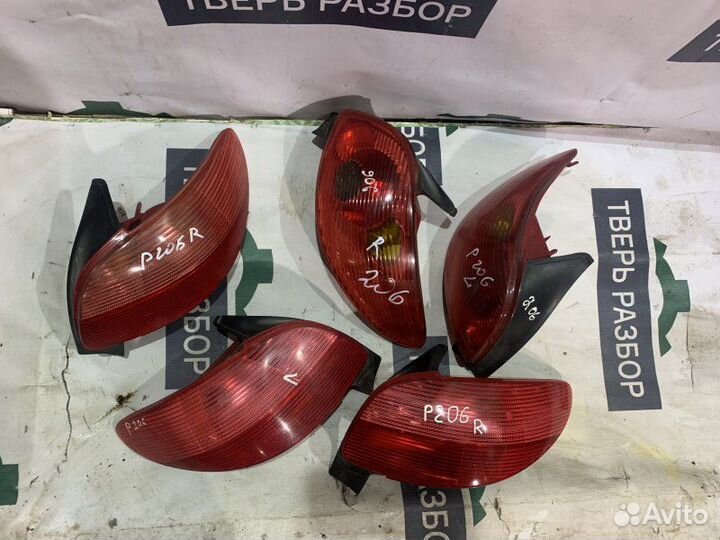 Задний фонарь левый Peugeot 206 хетчбек 1998-2009