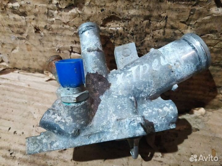 Корпус термостата Nissan X-Trail