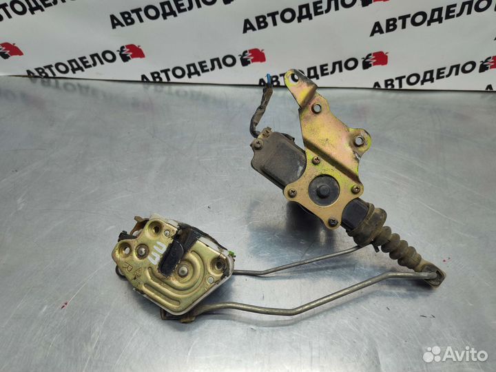 Замок двери передний правый Mitsubishi Lancer 7