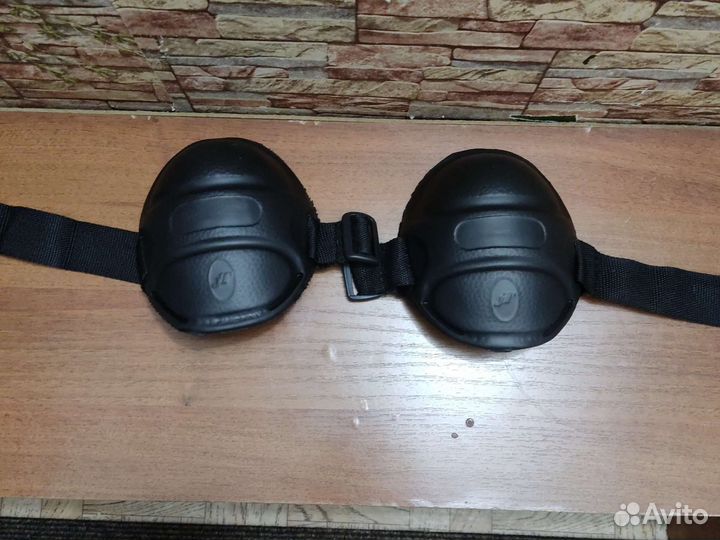 Наколенники