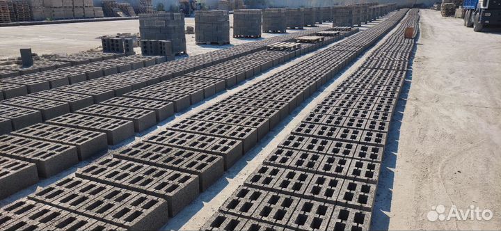 Блок строительный вибропрессованный