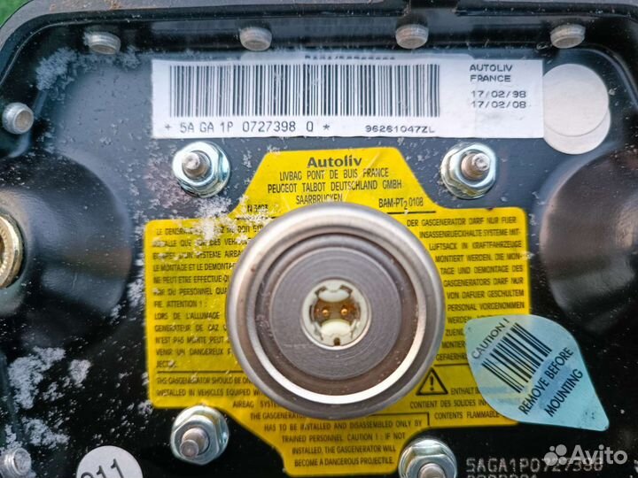Подушка безопасности водителя Пежо 306 1998г