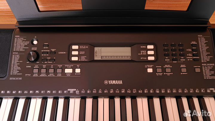 Продам синтезатор Yamaha PSR-E363