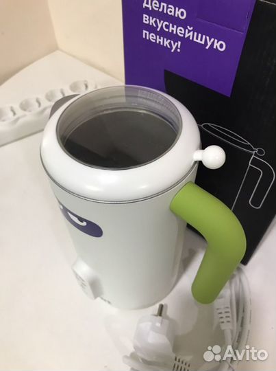 Капучинатор Kitfort KT-774-2 (бело-салатовый)