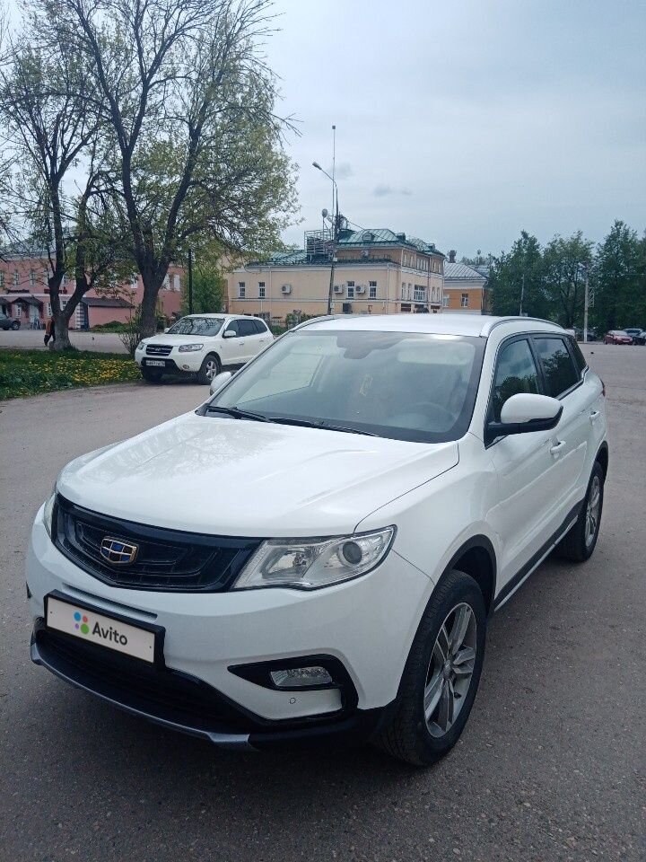 Geely Atlas: фото владельца