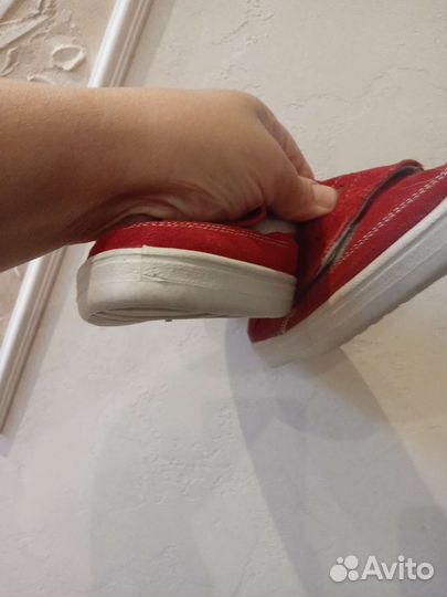 Кроссовки женские