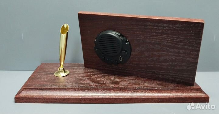 Часы настольные с подставкой для ручки 