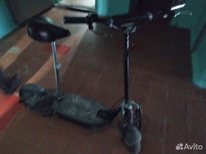 Электросамокат c мотор-колесом на 1000W с сиденьем