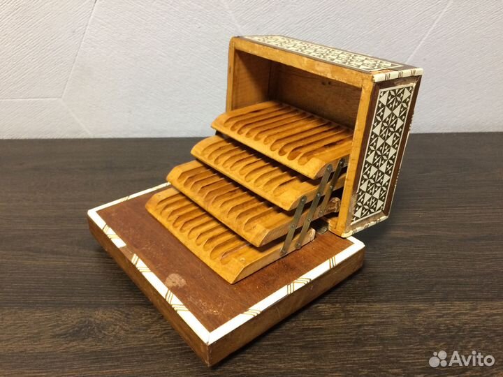 Шкатулка для сигарет / инкрустация