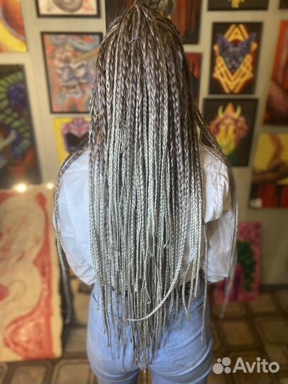 Модель на афрокосы