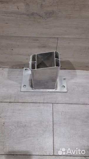 Кронштейн заднего усилителя правый Opel Astra J С