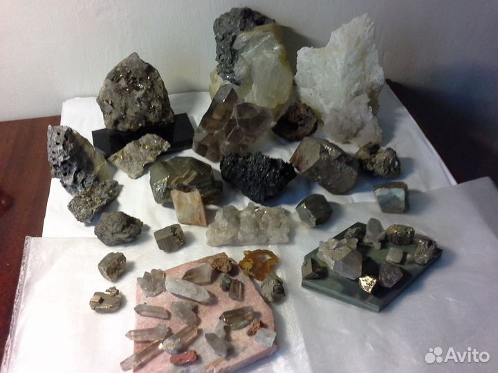 Минералы горный хрусталь, пирит, галенит