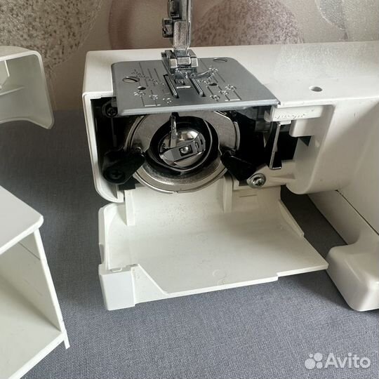 Швейная машина elna1120