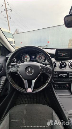 Mercedes-Benz GLA-класс 2.0 AMT, 2015, 150 000 км