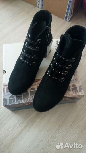 Ботинки женские новые