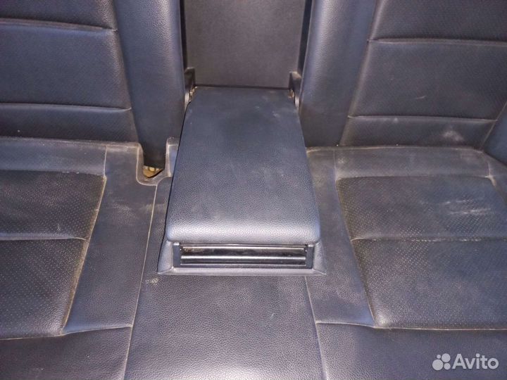 Задний диван Mercedes Benz E212